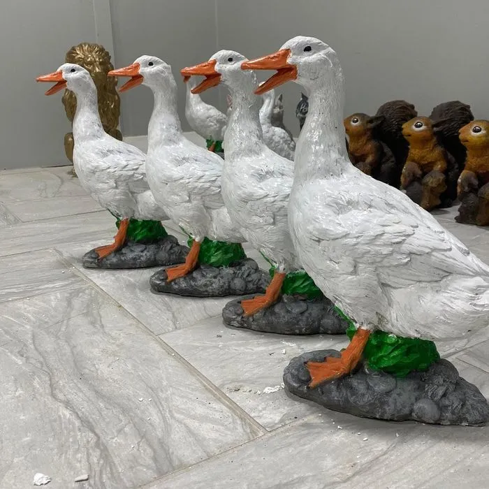 17″ Porch Goose, Solid Concrete