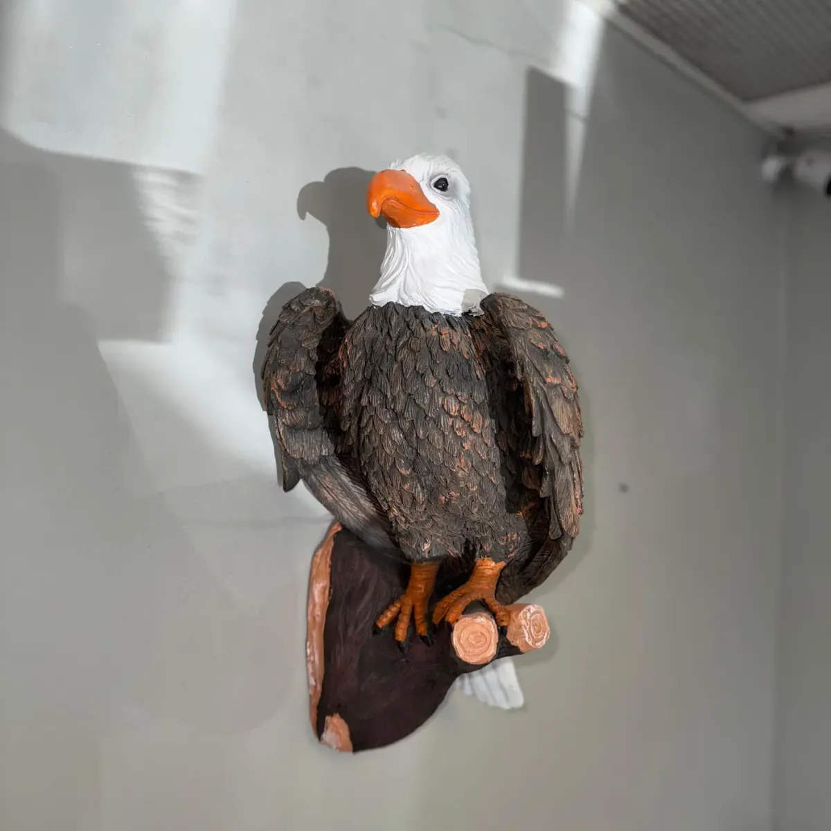 20″ Bald Eagle Statue, Cast Resin, photo 8 of 10