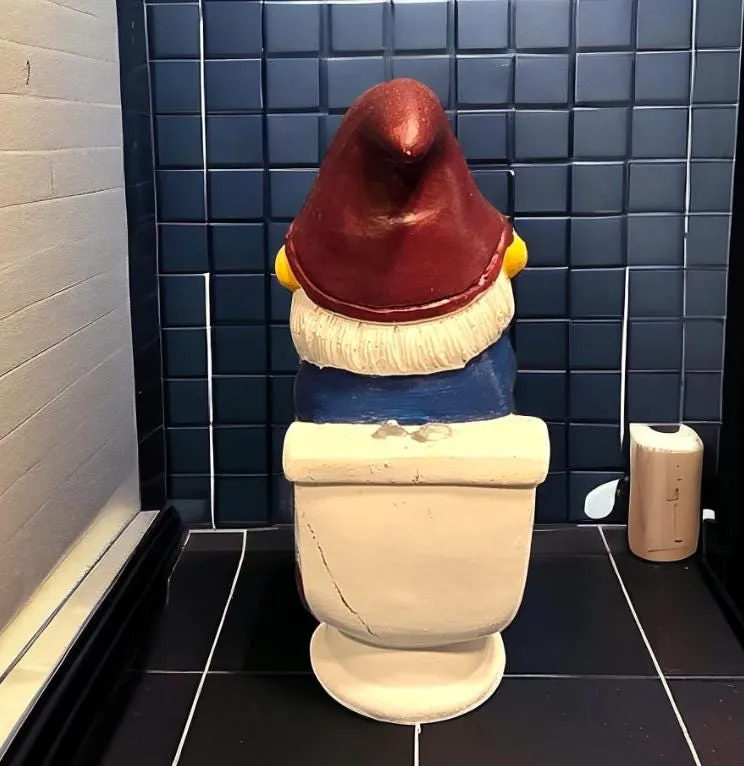 Gnome on Toilet Statue, Cast Resin, photo 2 of 5