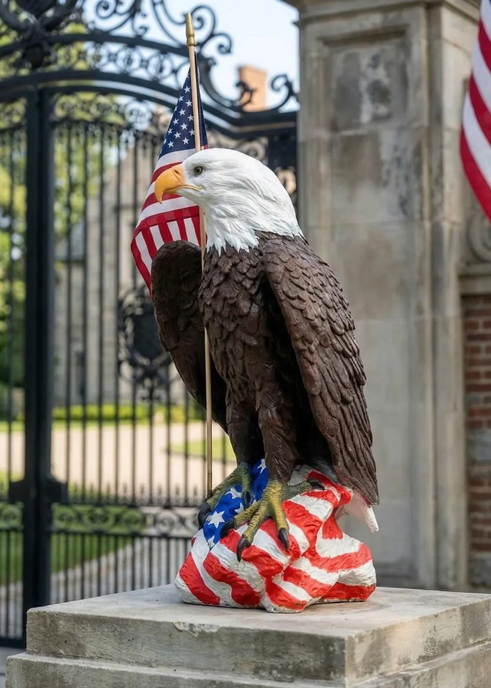 24″ Lifesize Bald Eagle, Solid Concrete, photo 8 of 9